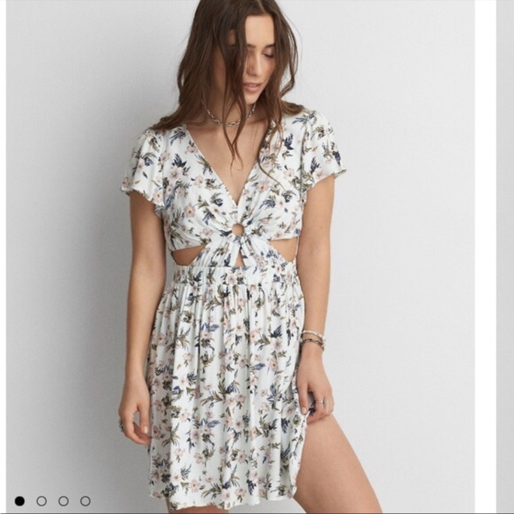 American eagle floral dress with cut out